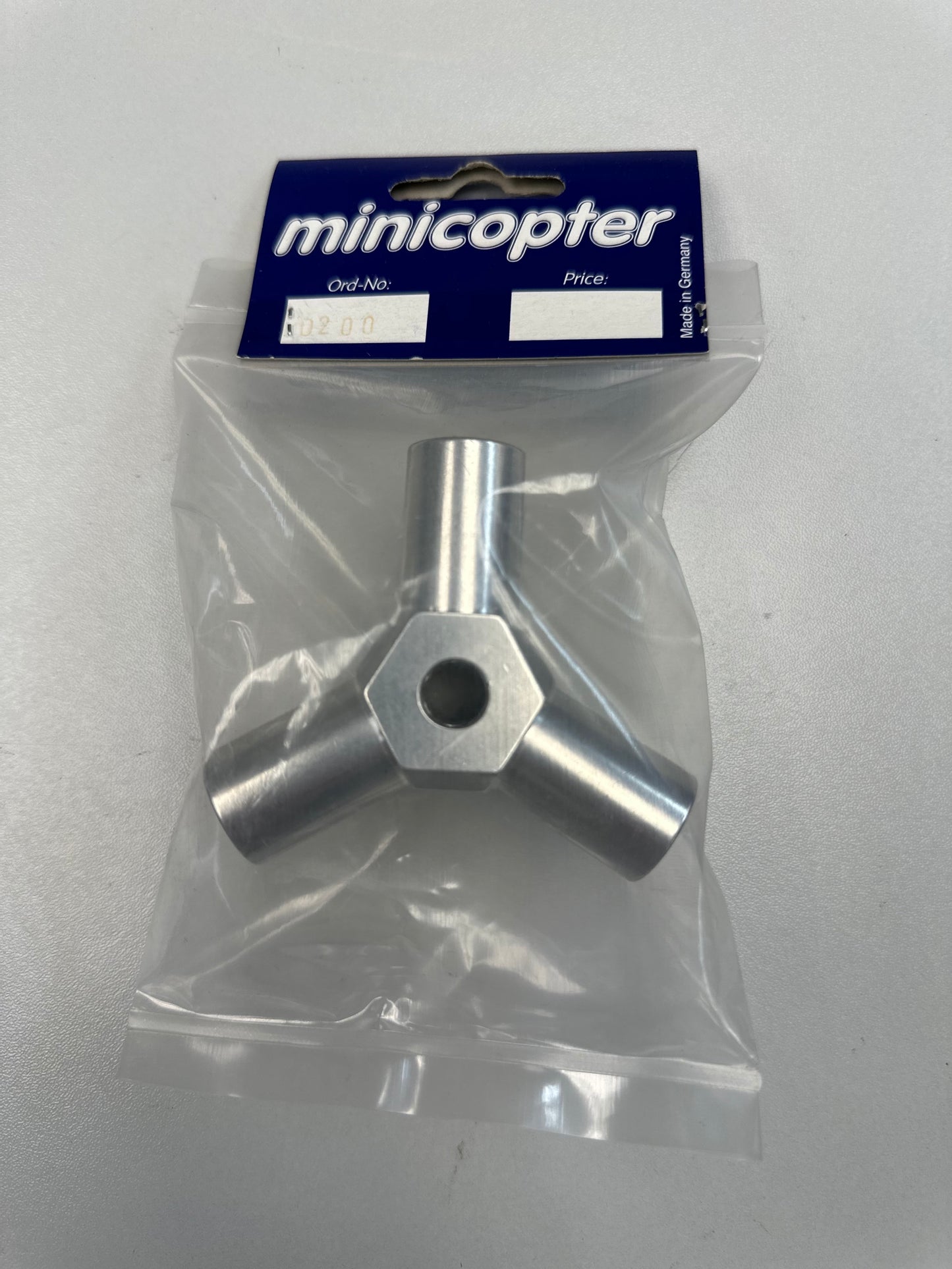 D200 Triabolo main rotor hub